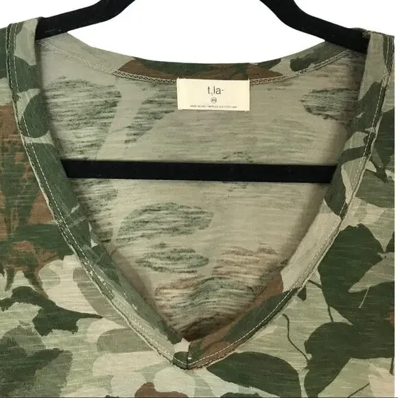 Anthro T.la Soft Cotton Floral Camo Top Vneck Sz XS - Picture 4 of 11